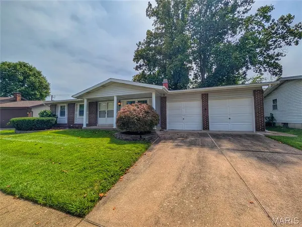 5 Windsong CT, Florissant, MO 63031