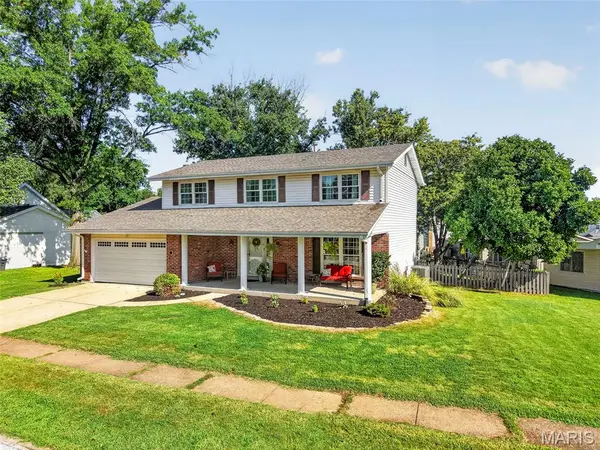 815 Pine Village CT, Ballwin, MO 63021