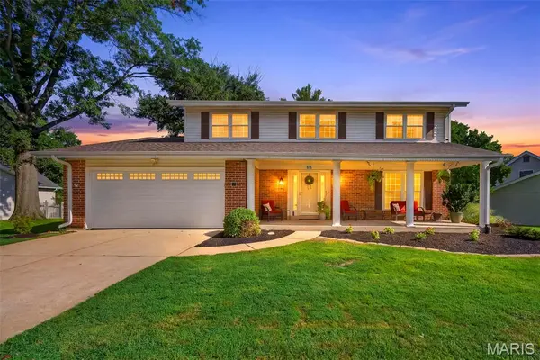 815 Pine Village CT, Ballwin, MO 63021