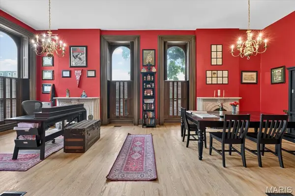 2006 Lafayette AVE, St Louis, MO 63104