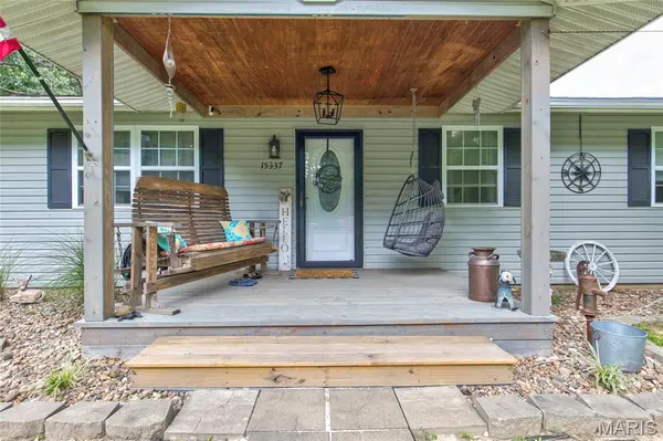 15337 Jeffrey LN, Brighton, IL 62012