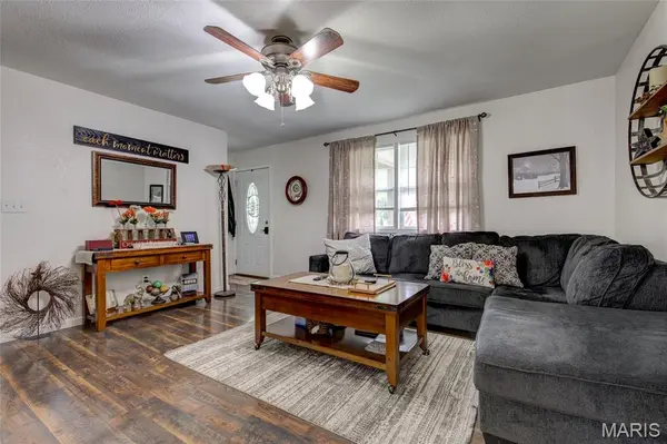 15337 Jeffrey LN, Brighton, IL 62012