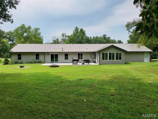 685 Old National TRL, Pocahontas, IL 62275