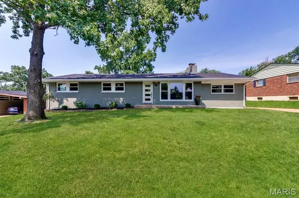 8751 Townhill DR, Crestwood, MO 63126