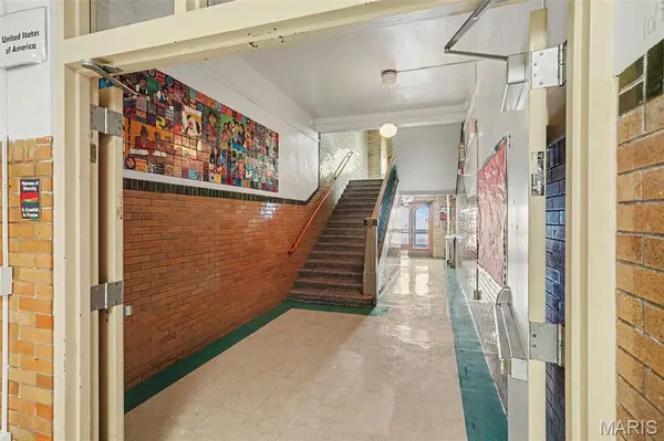 1616 S Grand BLVD, St Louis, MO 63104