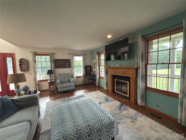 13322 Old Hwy 79, New London, MO 63459