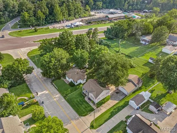 127 S Carl ST, Columbia, IL 62236