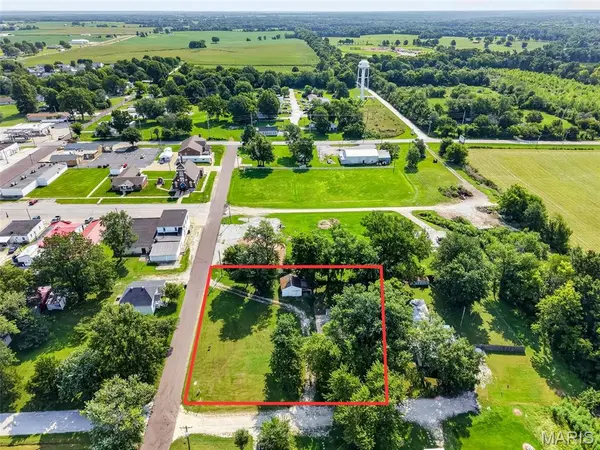546 Chestnut ST, Hawk Point, MO 63349