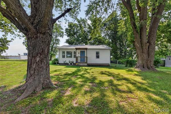 546 Chestnut ST, Hawk Point, MO 63349