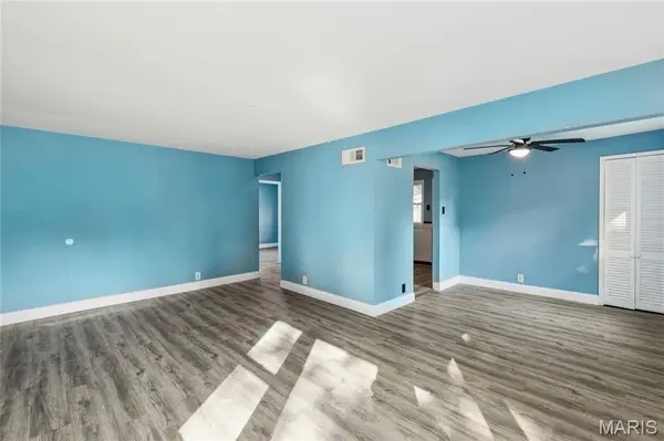 8021 Titus RD, Hanley Hills, MO 63114