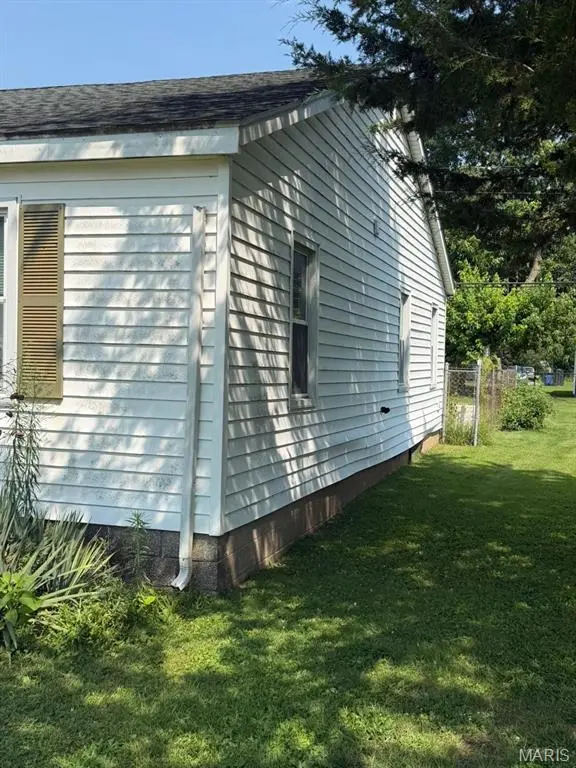306 Stephenson AVE, South Roxana, IL 62087