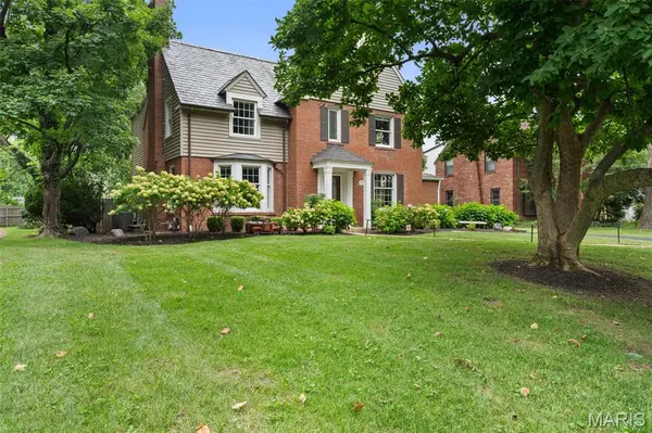 7917 Gannon AVE, University City, MO 63130