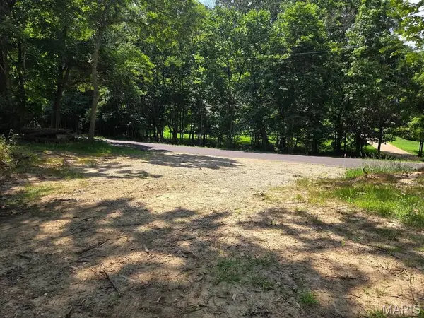 798 Wengler RD, Pacific, MO 63069