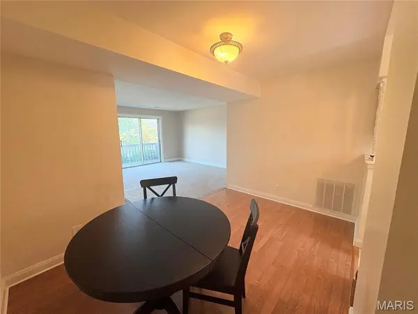 1812 Gascony Parc DR #1812, Lake St Louis, MO 63367