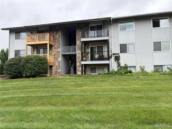 1812 Gascony Parc DR #1812, Lake St Louis, MO 63367