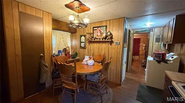 26 Ripley 160 E -32, Naylor, MO 63953