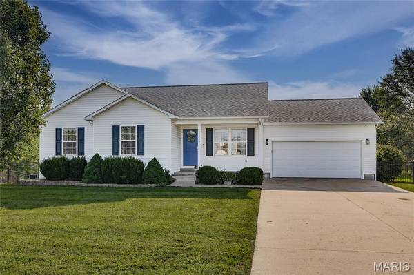 1440 Kiesha LN, Farmington, MO 63640