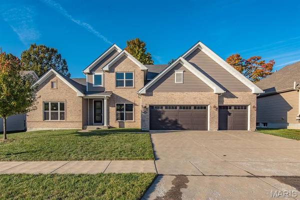 2708 Brook Hill LN, St Charles, MO 63303