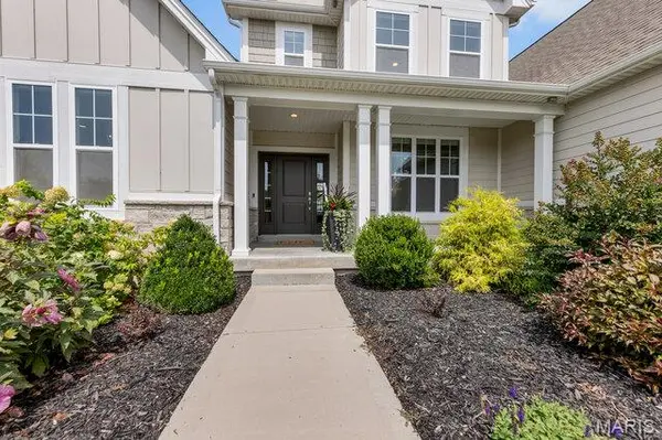 985 Silver Buck LN, Chesterfield, MO 63005