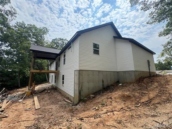325 Shumard Oak DR, Troy, MO 63379