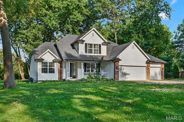 3820 White Oak LN, Edwardsville, IL 62025
