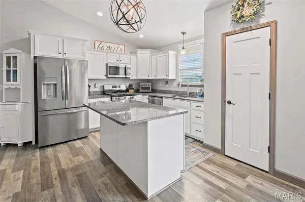 607 W 5th ST, St Jacob, IL 62281