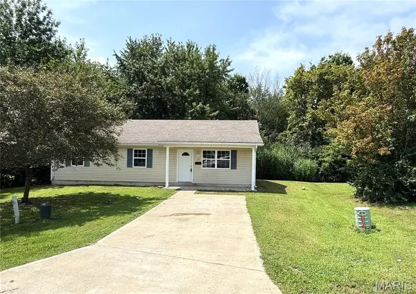 108 N 18th ST, Bowling Green, MO 63334