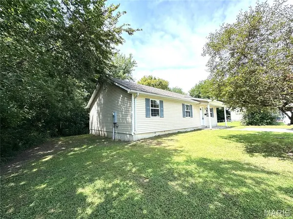 108 N 18th ST, Bowling Green, MO 63334