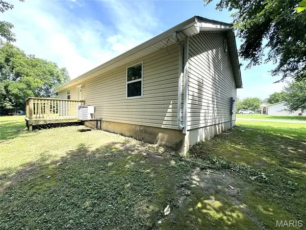 108 N 18th ST, Bowling Green, MO 63334