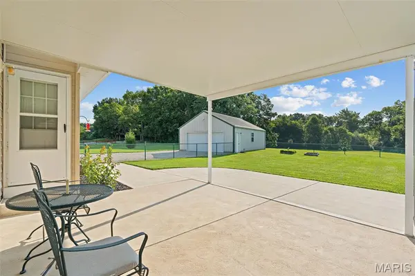4944 Walnut Grove DR, Villa Ridge, MO 63089