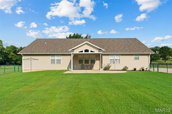 4944 Walnut Grove DR, Villa Ridge, MO 63089