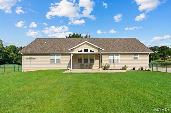 4944 Walnut Grove DR, Villa Ridge, MO 63089