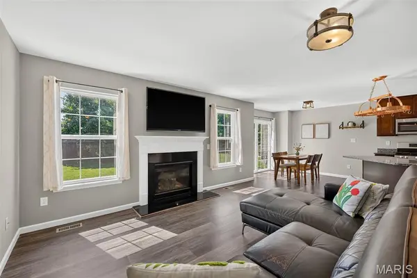 3404 Charlestowne Crossing DR, St Charles, MO 63301