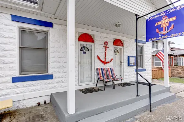 111 Main ST E, Grafton, IL 62037