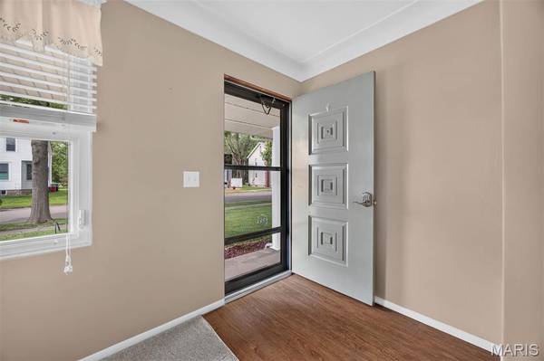 1117 9th ST, Highland, IL 62249