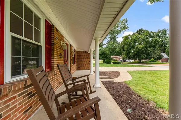274 Treasure CV, Ballwin, MO 63021