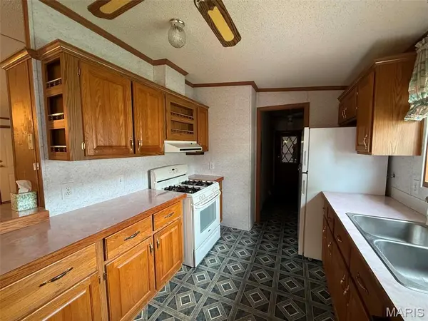 1829 W Main ST, Vandalia, IL 62471