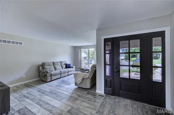 9 Carriage WAY E, St Peters, MO 63376