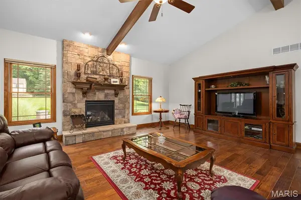 55 Liberty LN, Highland, IL 62249
