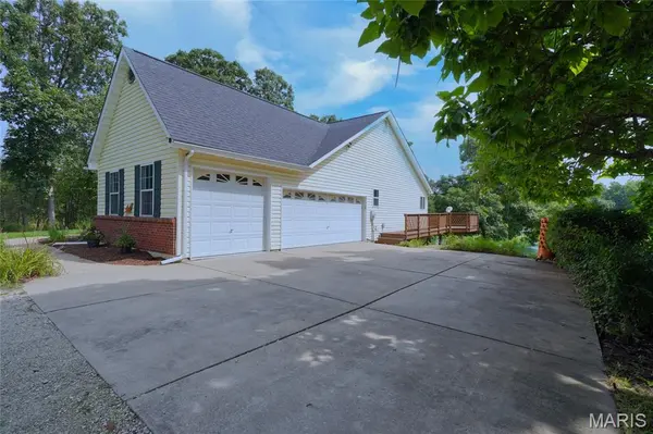 21209 Oak TRL, Warrenton, MO 63383