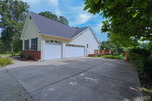 21209 Oak TRL, Warrenton, MO 63383