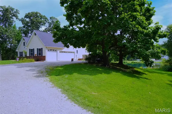 21209 Oak TRL, Warrenton, MO 63383