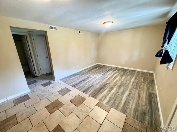 201 N Market ST #6, New Athens, IL 62264