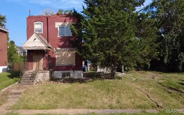 1472 Stewart PL, St Louis, MO 63112