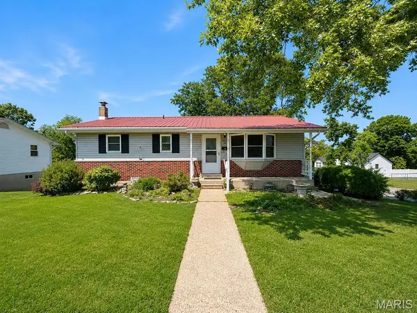 320 N 11th St, De Soto, MO 63020