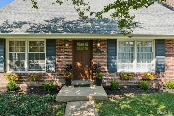729 Chippendale CT, Kirkwood, MO 63122