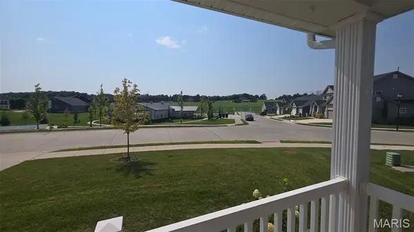 1756 Martingale LN, Eureka, MO 63025
