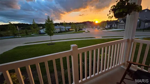 1756 Martingale LN, Eureka, MO 63025