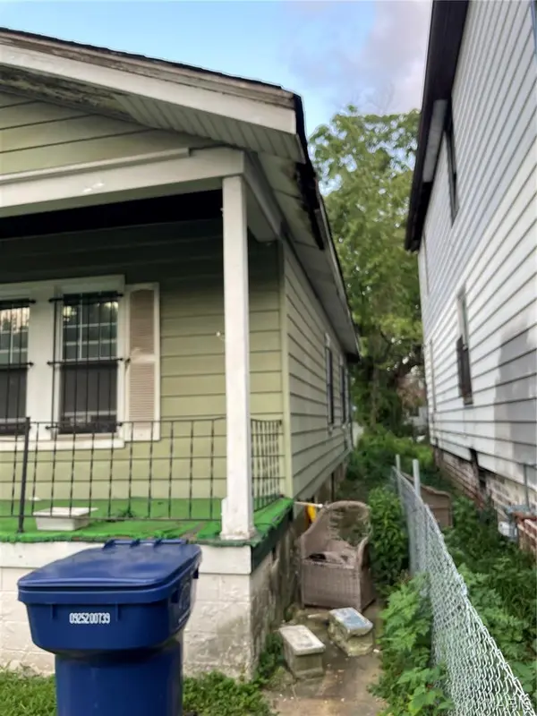 5654 Acme AVE, St Louis, MO 63136