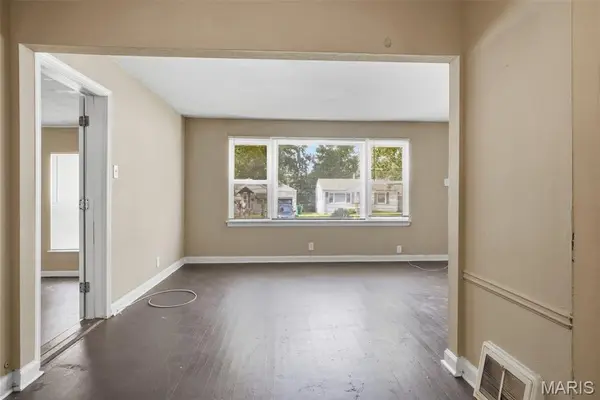 10154 Coburg Lands DR, St Louis, MO 63137